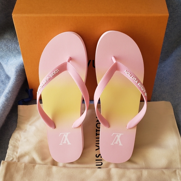 Louis Vuitton By Pool Flip Flop Pink Sandal 38=8US - Picture 13 of 13